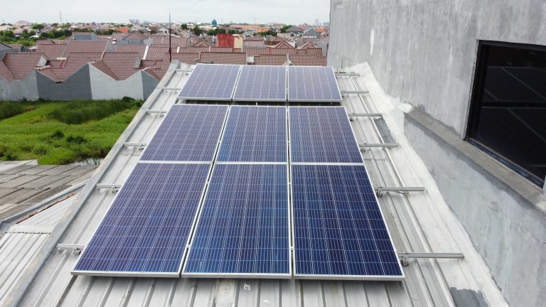 Pemasang solar panel komersial surabaya